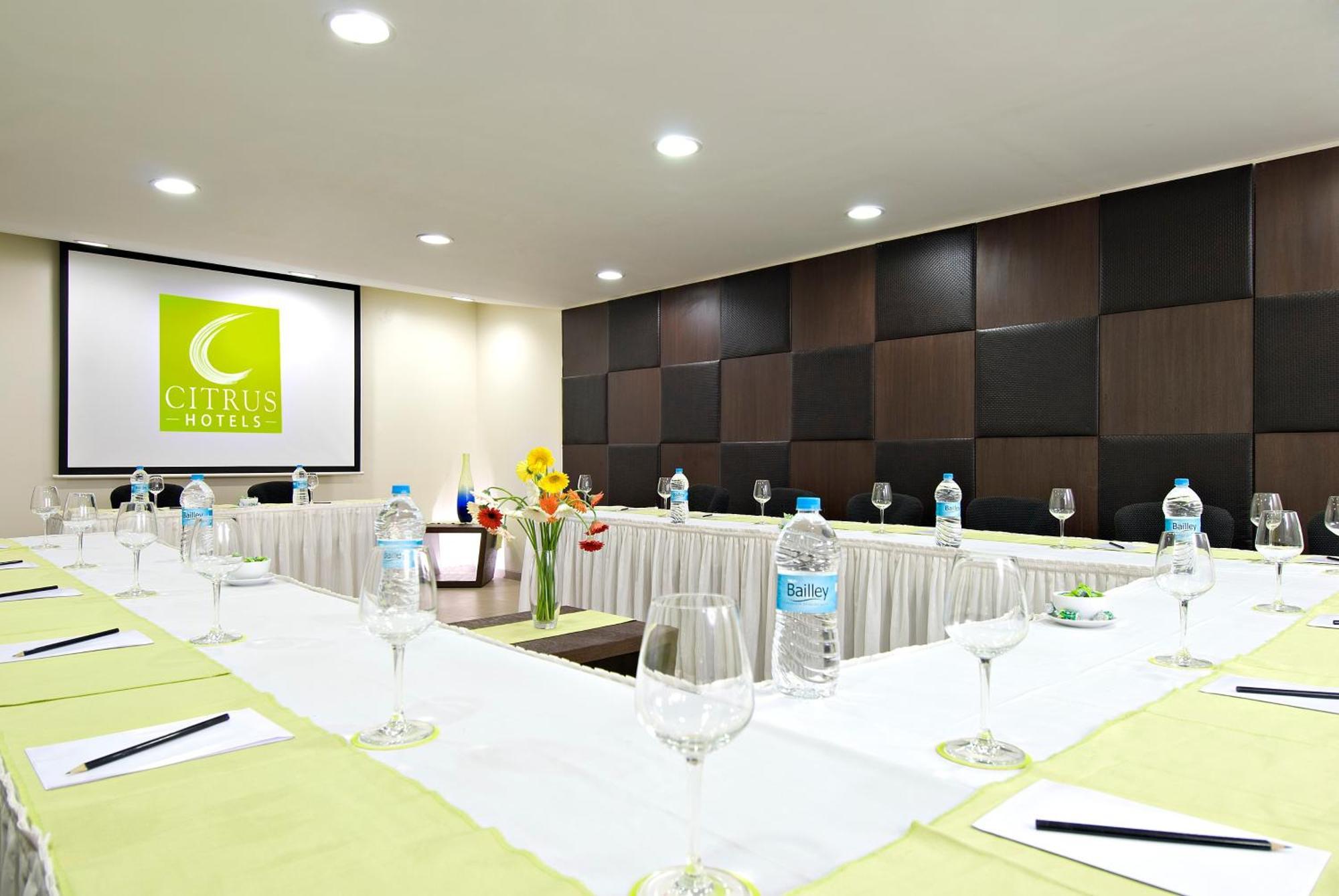 Citrus Hotel Lonavala Bagian luar foto
