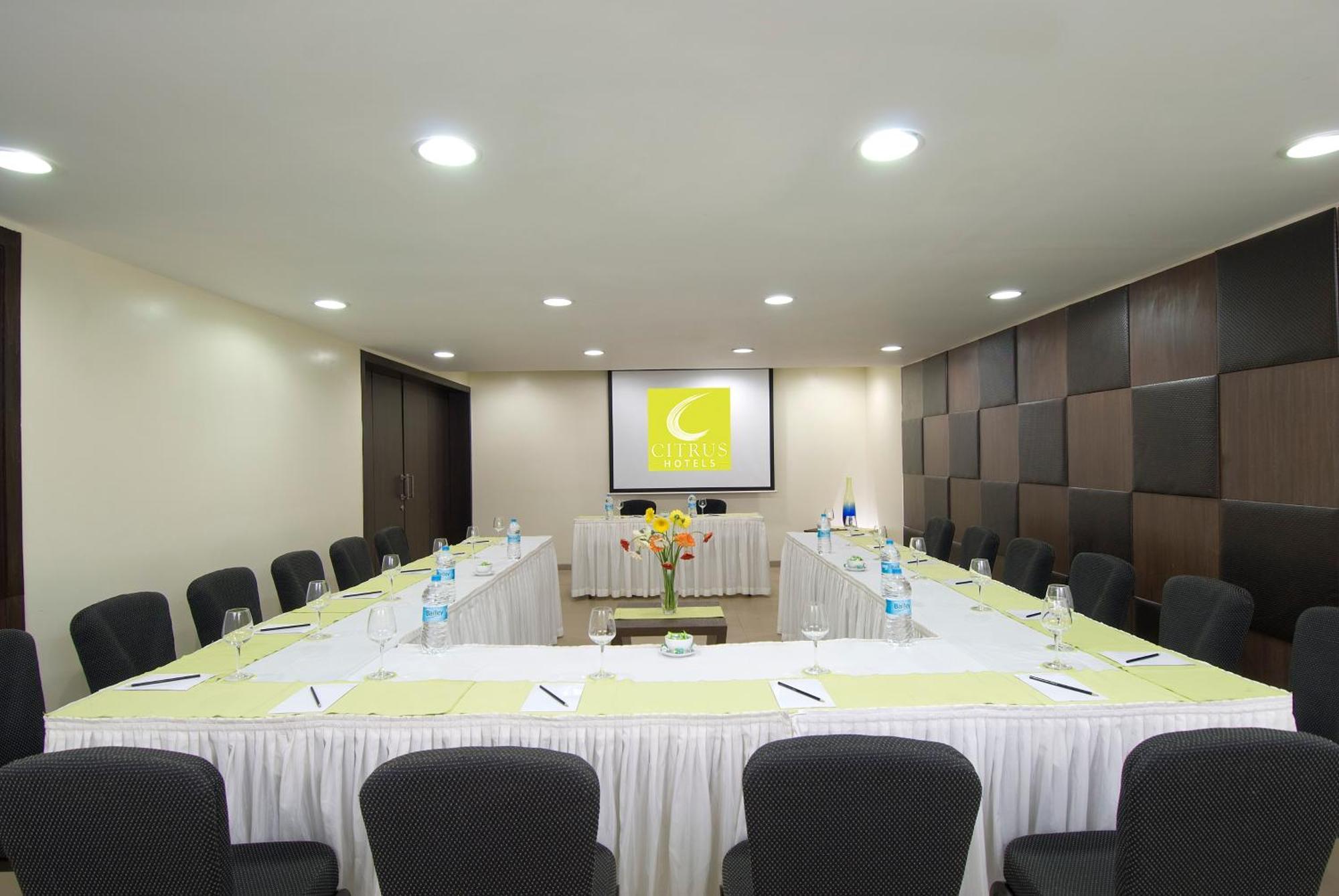 Citrus Hotel Lonavala Bagian luar foto