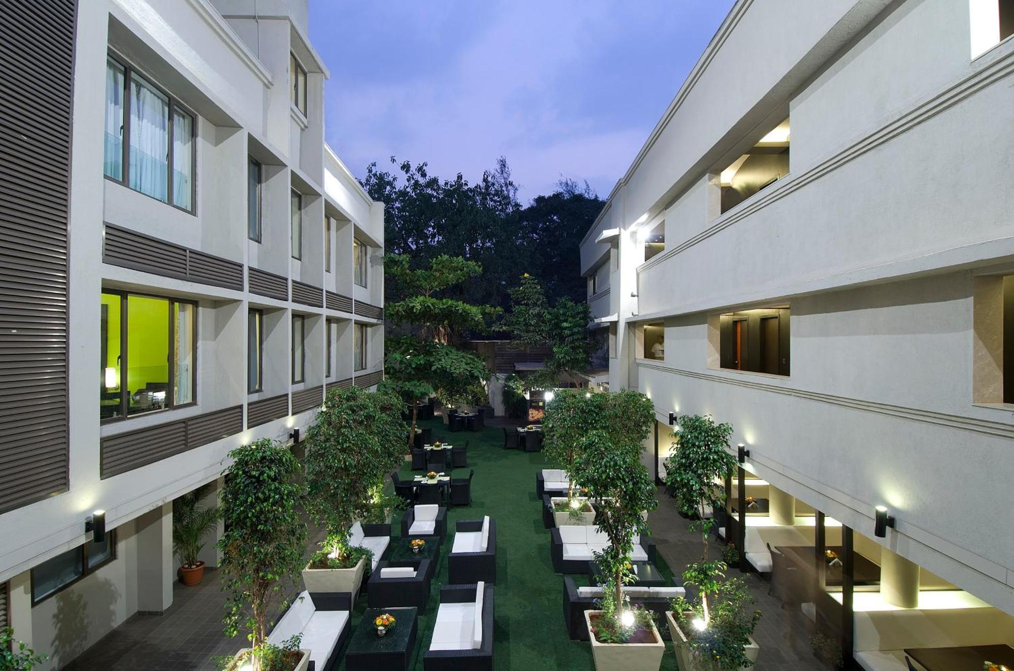 Citrus Hotel Lonavala Bagian luar foto
