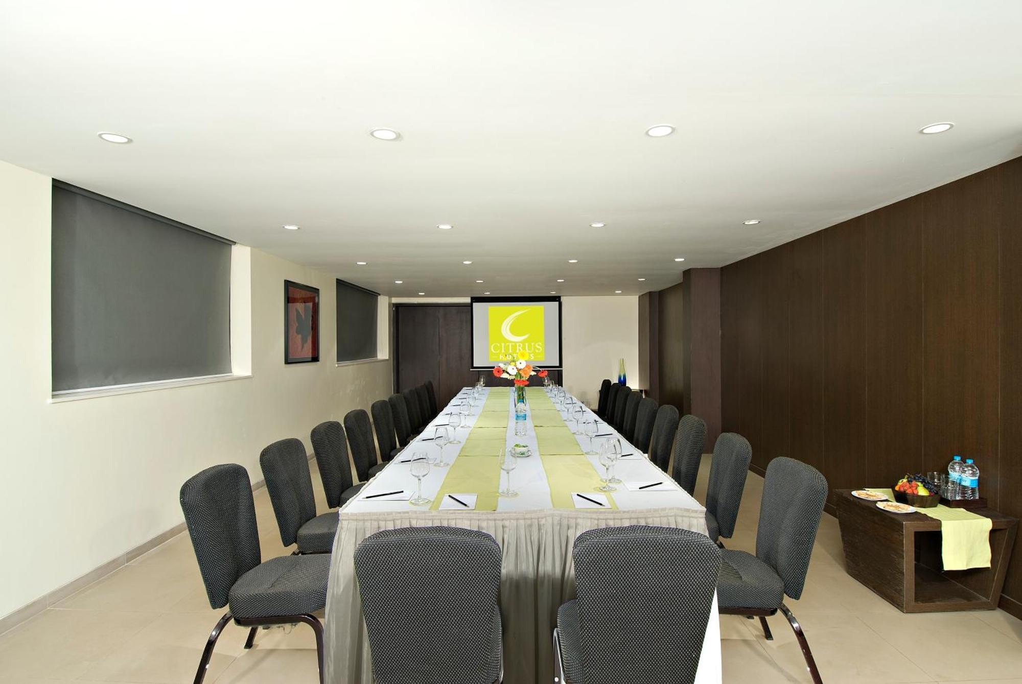 Citrus Hotel Lonavala Bagian luar foto