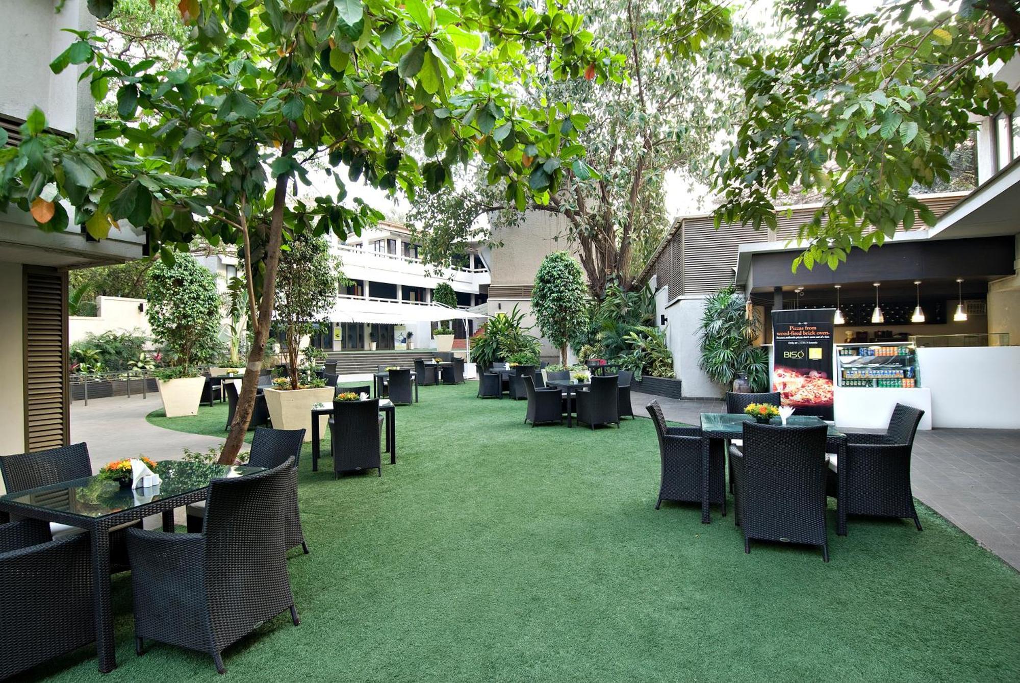Citrus Hotel Lonavala Bagian luar foto