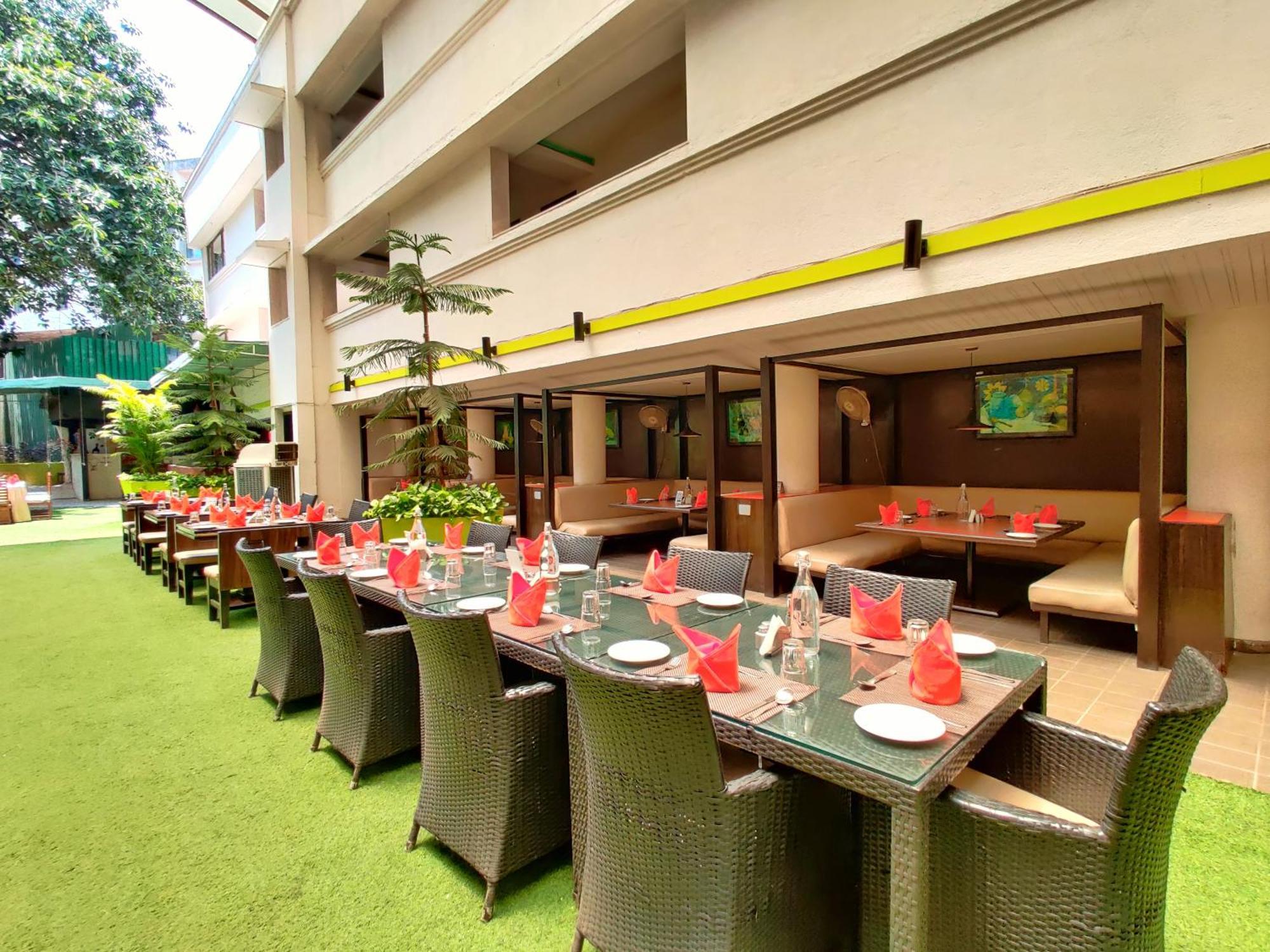 Citrus Hotel Lonavala Bagian luar foto