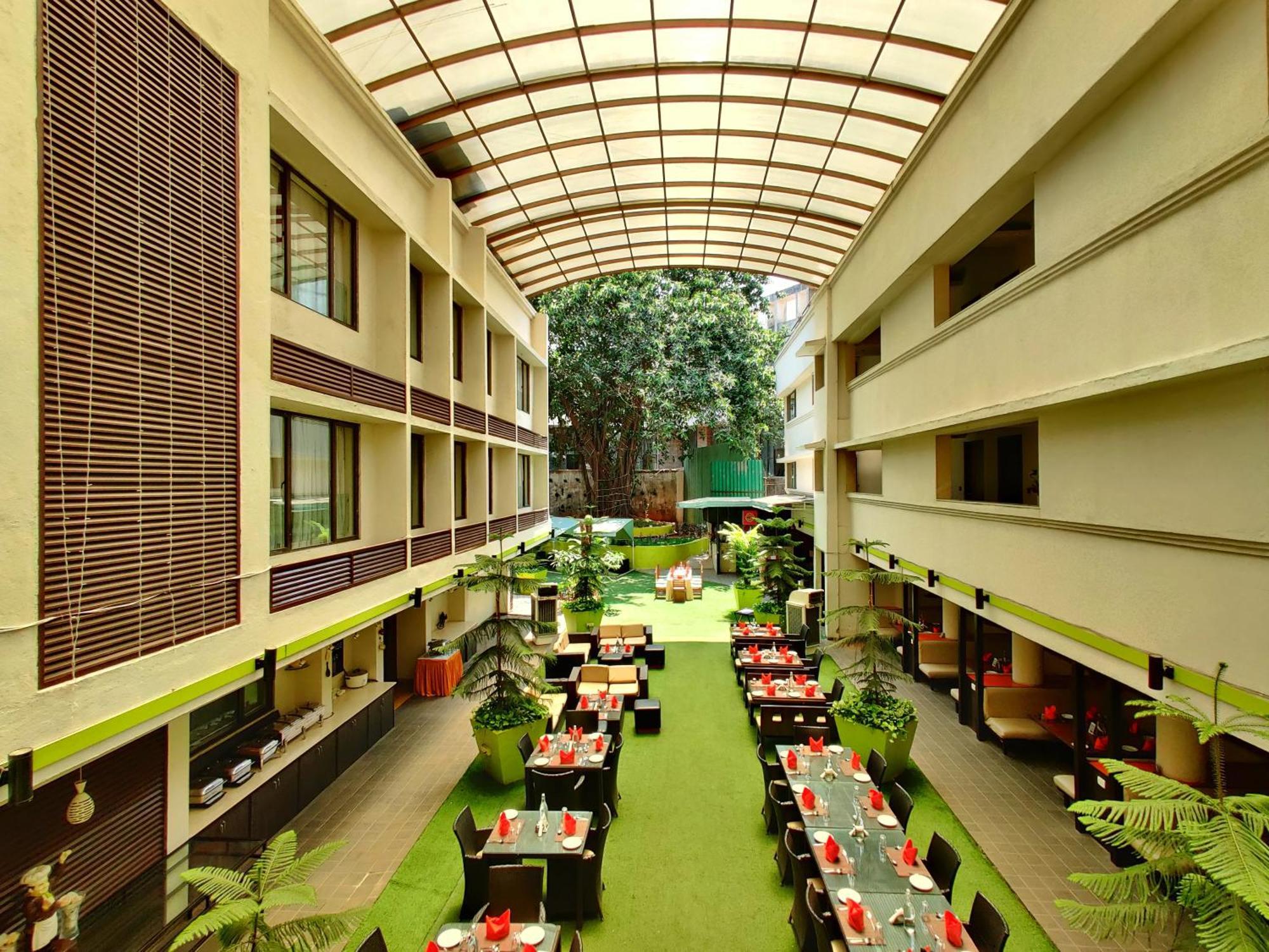 Citrus Hotel Lonavala Bagian luar foto