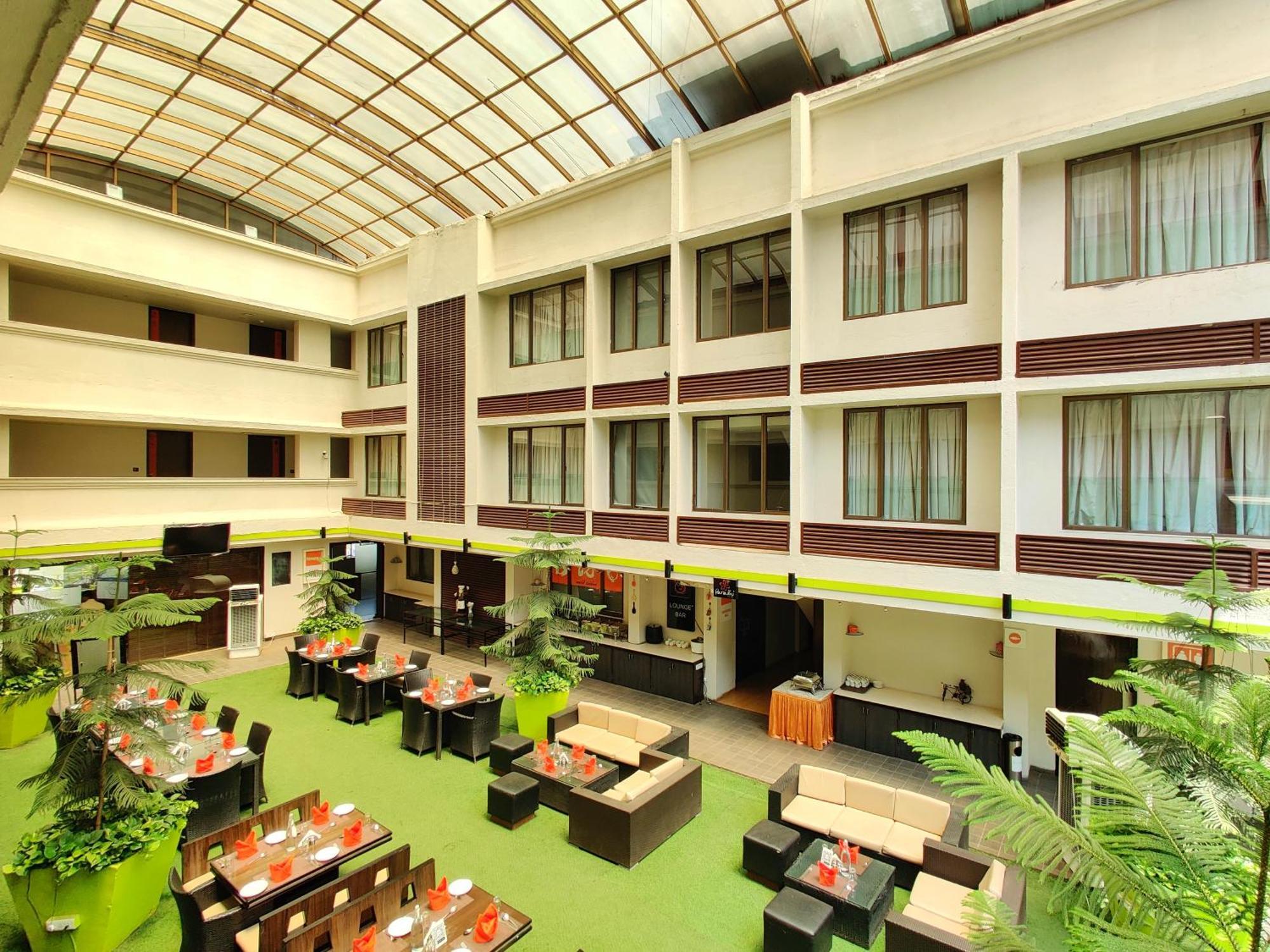 Citrus Hotel Lonavala Bagian luar foto