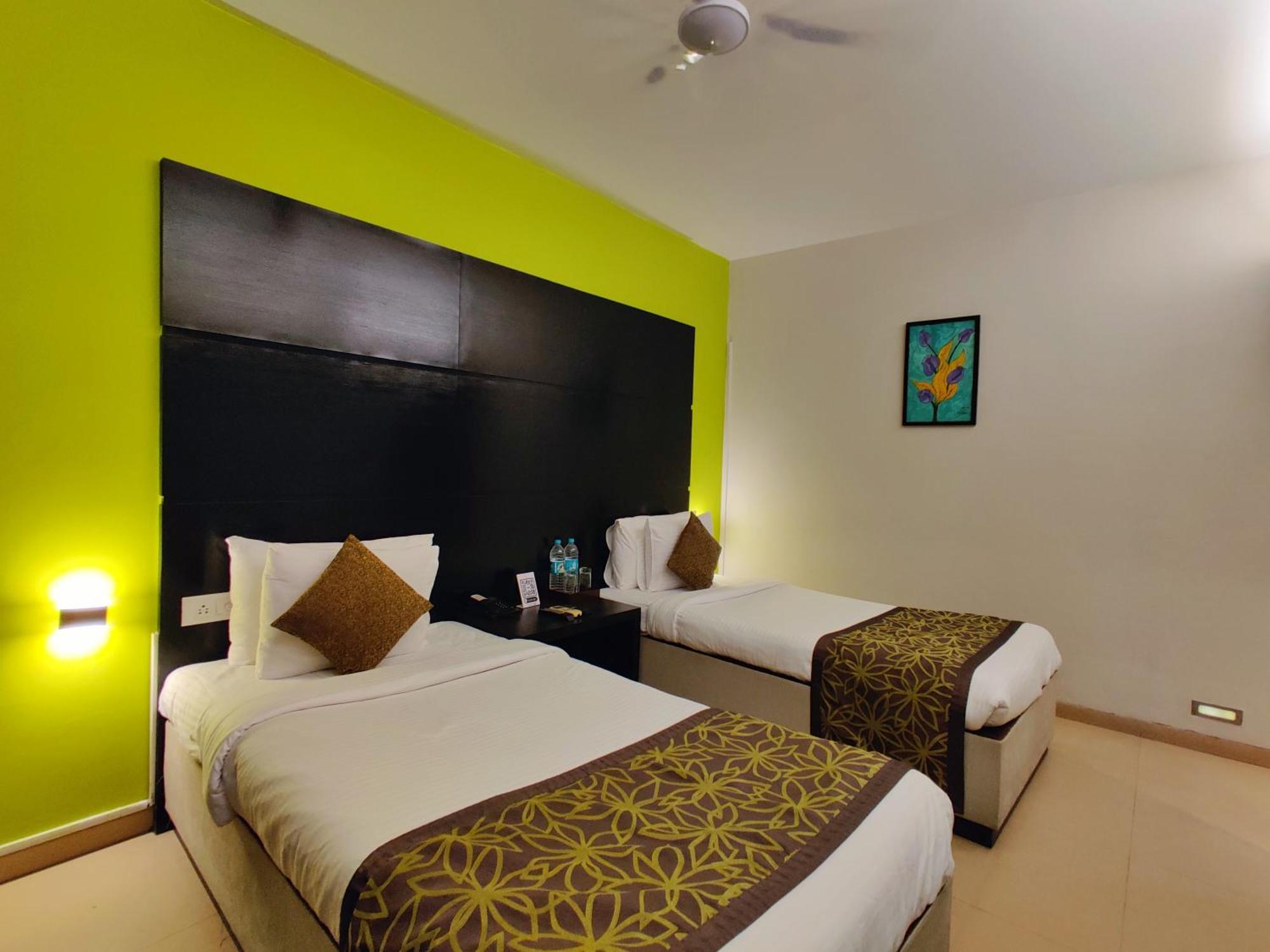 Citrus Hotel Lonavala Bagian luar foto