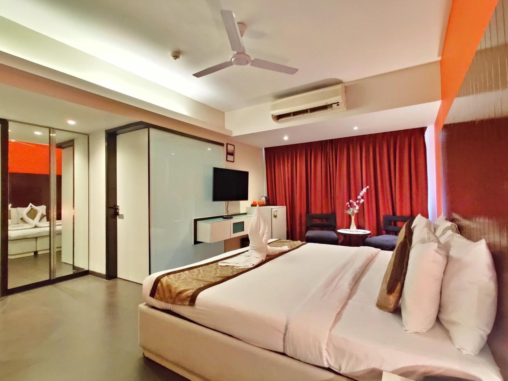 Citrus Hotel Lonavala Bagian luar foto