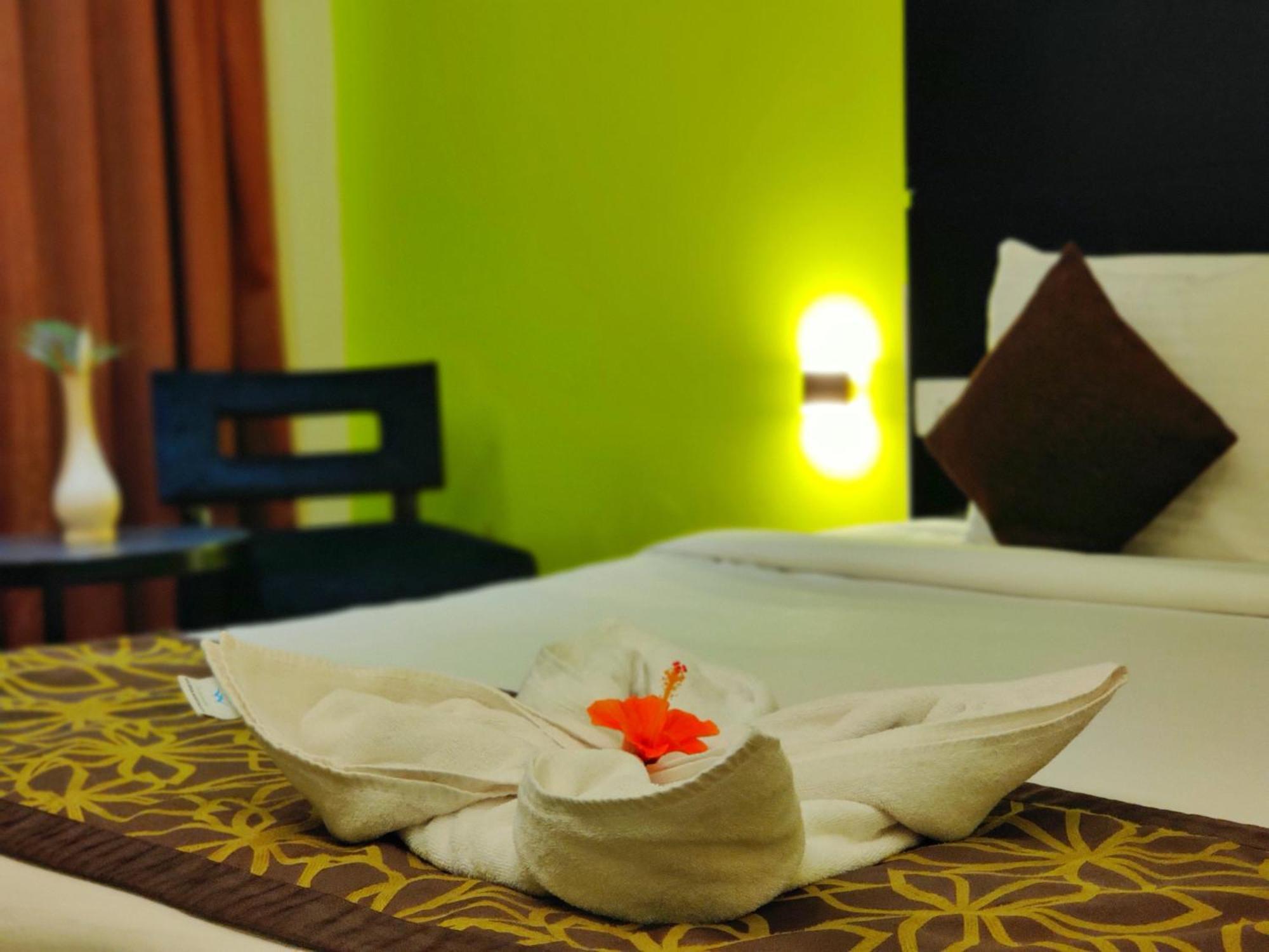 Citrus Hotel Lonavala Bagian luar foto